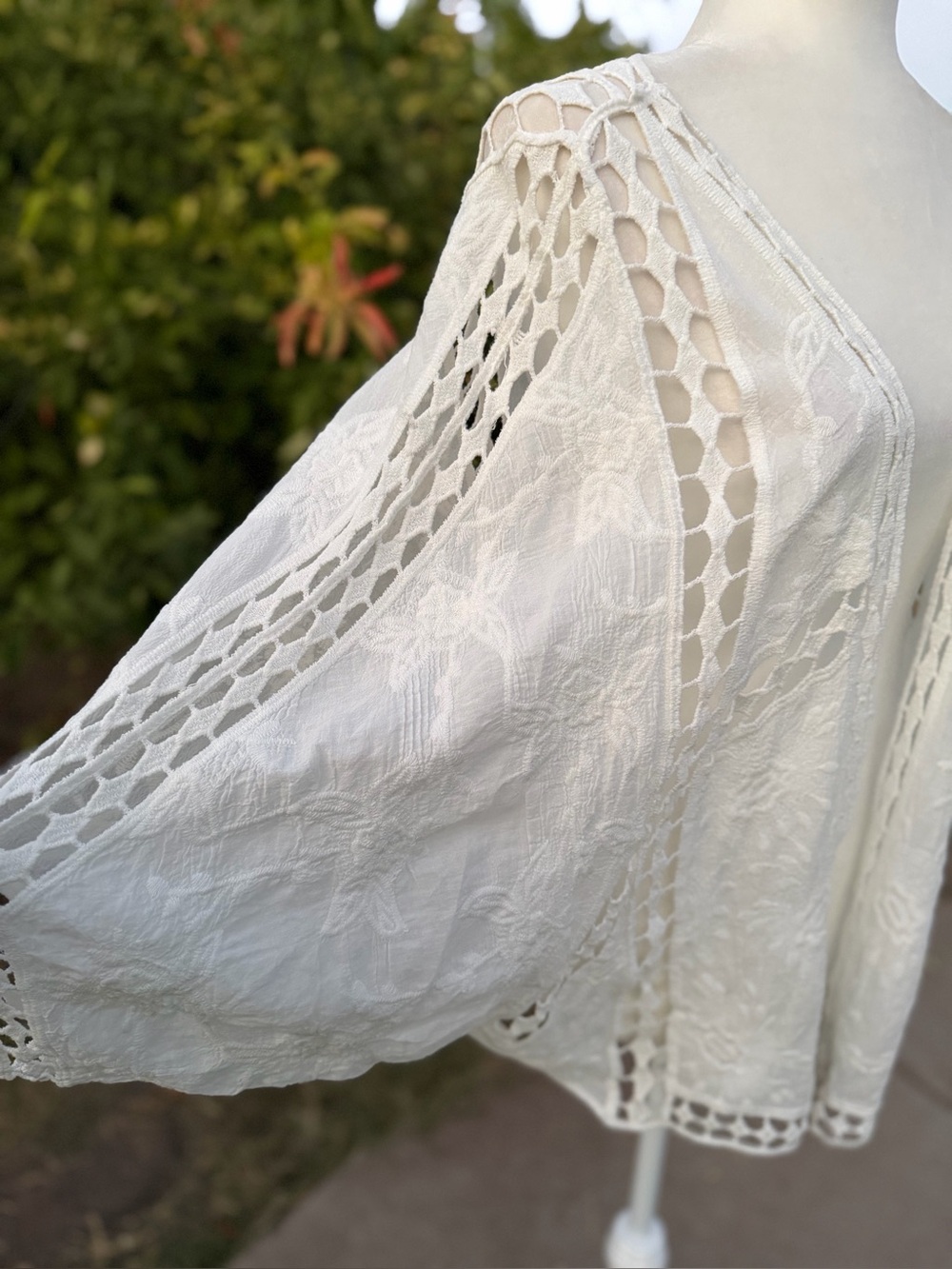 White Open Knit Embroidered Floral Batwing Sleeve Open Front Cropped Kimono, XL - Picture 4 of 10